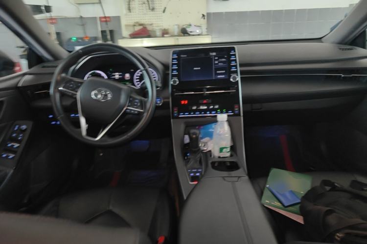 Used Toyota Avalon 2019 Dual-Engine 2.5L Luxury Edition China VI Standard Center Console
