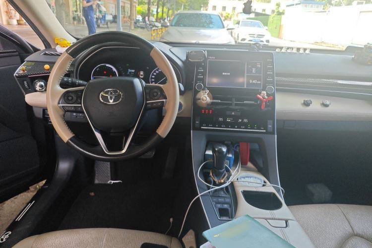 Used Toyota Avalon 2019 Dual-Engine 2.5L Luxury Edition China VI Standard Center Console