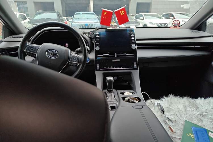Used Toyota Avalon 2019 Dual-Engine 2.5L Luxury Edition China VI Standard Center Console