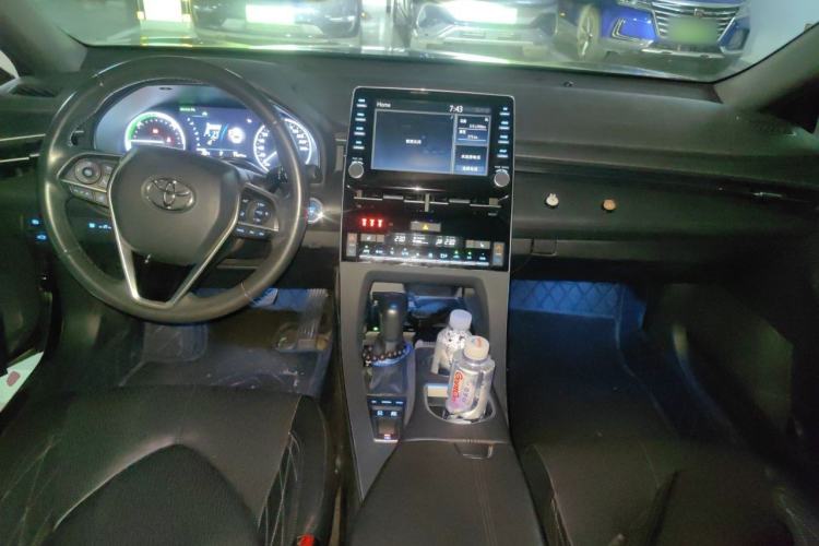 Used Toyota Avalon 2019 Dual-Engine 2.5L XLE Prestige Version China VI Standard Center Console