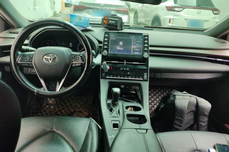 Used Toyota Avalon 2019 2.0L Luxury Edition China VI Standard Center Console