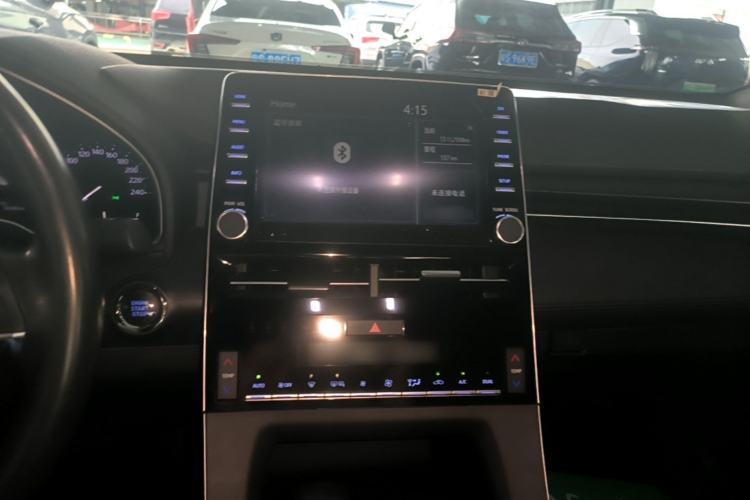 Used Toyota Avalon 2019 2.0L Luxury Edition China VI Standard Center Console