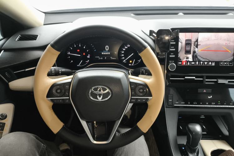 Used Toyota Avalon 2019 2.0L Luxury Edition China VI Standard Center Console