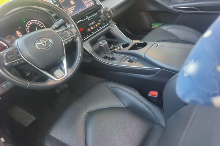 Used Toyota Avalon 2019 Dual-Engine 2.5L Luxury Edition China VI Standard Center Console