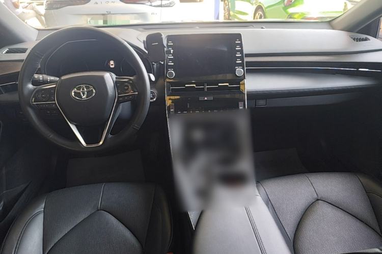 Used Toyota Avalon 2019 2.0L XLE Premium Edition China VI Center Console