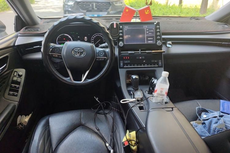 Used Toyota Avalon 2019 Dual-Engine 2.5L XLE Prestige Version China VI Standard Center Console