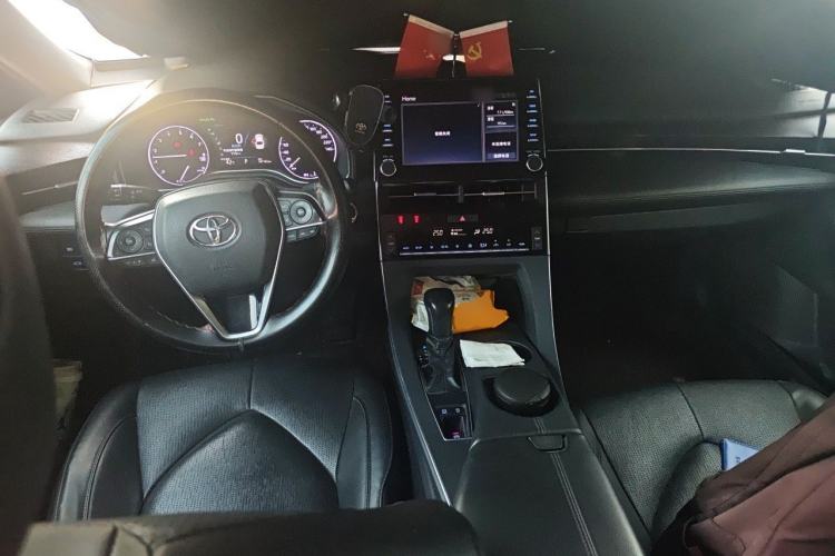 Used Toyota Avalon 2019 2.0L XLE Premium Edition China VI Center Console
