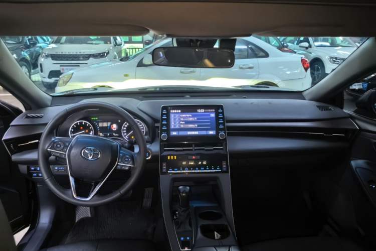 Used Toyota Avalon 2019 2.0L XLE Premium Edition China VI Center Console