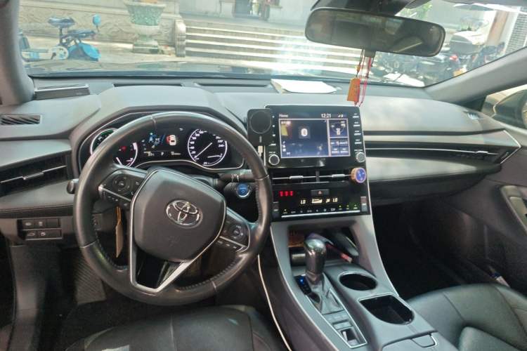 Used Toyota Avalon 2019 Dual-Engine 2.5L Luxury Edition China VI Standard Center Console