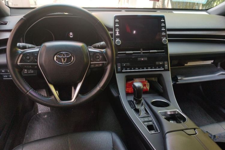 Used Toyota Avalon 2019 2.5L Touring Premium Version China VI Standard Center Console