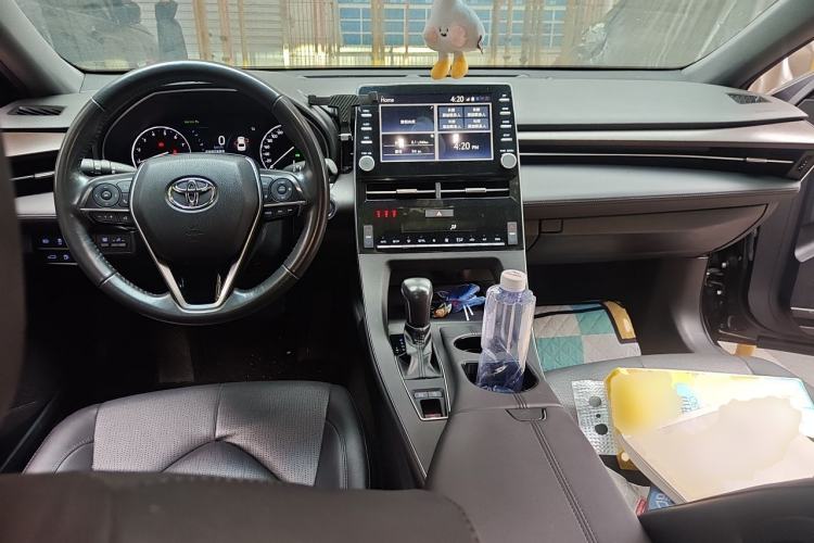 Used Toyota Avalon 2019 2.0L XLE Premium Edition China VI Center Console
