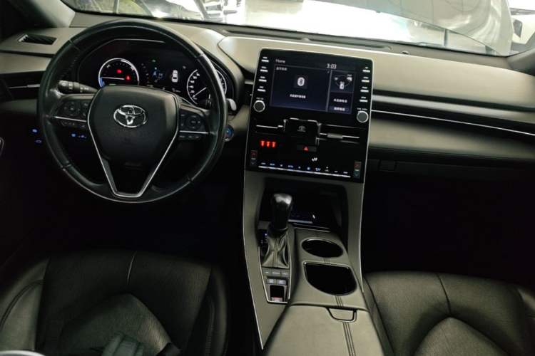 Used Toyota Avalon 2019 Dual-Engine 2.5L Luxury Edition China VI Standard Center Console
