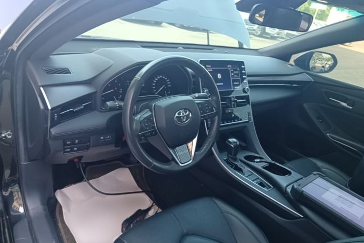 Used Toyota Avalon 2019 2.0L Luxury Edition China VI Standard Center Console