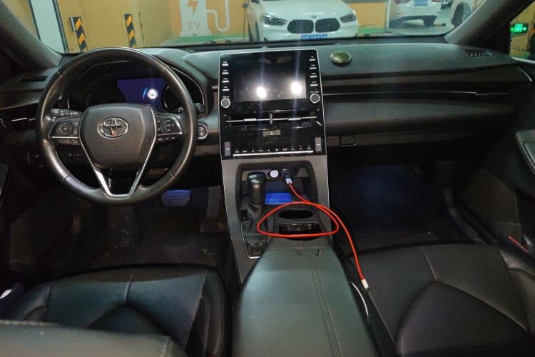 Used Toyota Avalon 2019 2.0L XLE Premium Edition China VI Center Console