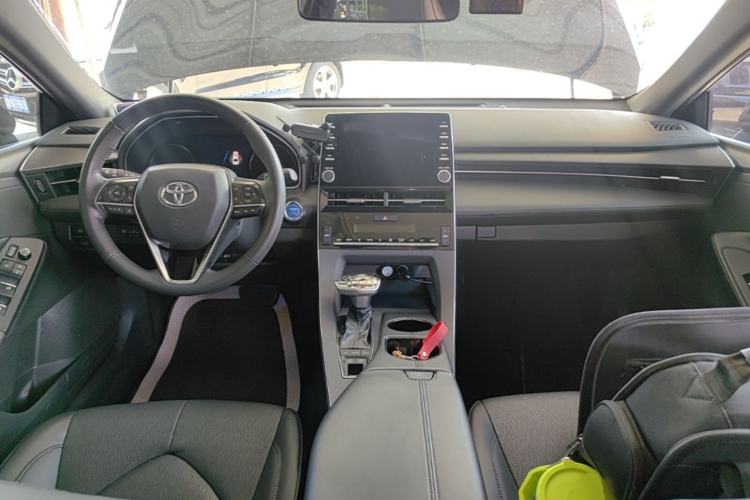 Used Toyota Avalon 2019 Dual-Engine 2.5L Luxury Edition China VI Standard Center Console