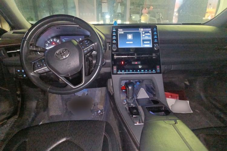 Used Toyota Avalon 2019 2.0L Luxury Edition China VI Standard Center Console