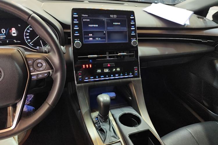 Used Toyota Avalon 2019 2.0L XLE Premium Edition China VI Center Console