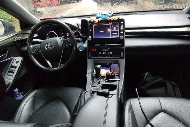 Used Toyota Avalon 2019 Dual-Engine 2.5L Luxury Edition China VI Standard Center Console