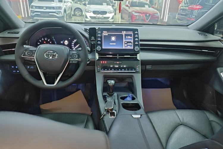 Used Toyota Avalon 2019 2.0L Luxury Edition China VI Standard Center Console