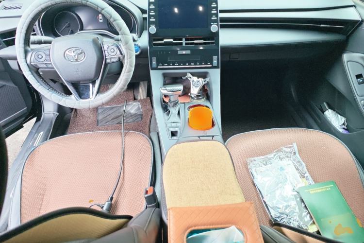 Used Toyota Avalon 2019 Dual-Engine 2.5L Luxury Edition China VI Standard Center Console