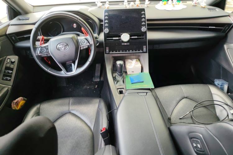 Used Toyota Avalon 2019 2.0L XLE Premium Edition China VI Center Console