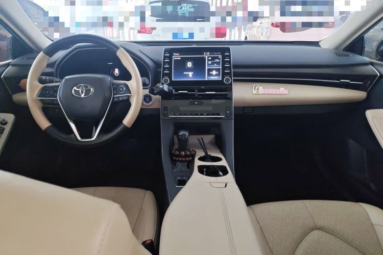Used Toyota Avalon 2019 2.0L Luxury Edition China VI Standard Center Console