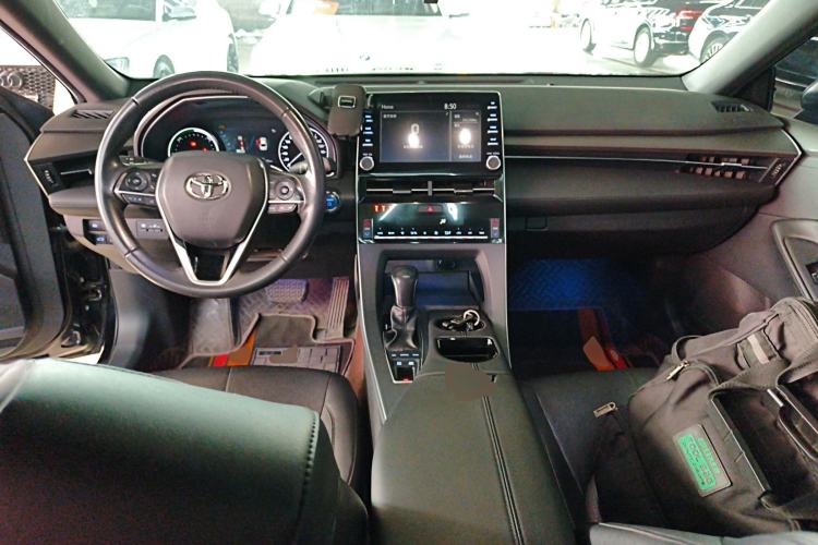 Used Toyota Avalon 2019 Dual-Engine 2.5L Luxury Edition China VI Standard Center Console