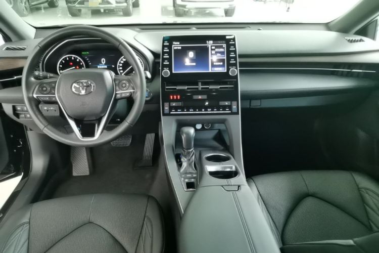 Used Toyota Avalon 2019 2.5L Touring Premium Version China VI Standard Center Console