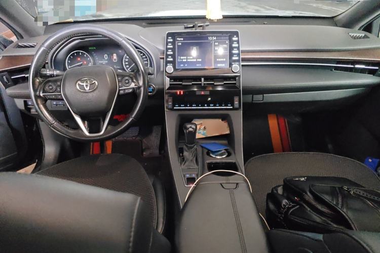 Used Toyota Avalon 2019 2.0L XLE Premium Edition China VI Center Console