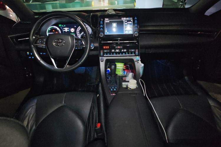Used Toyota Avalon 2019 Dual-Engine 2.5L XLE Prestige Version China VI Standard Center Console