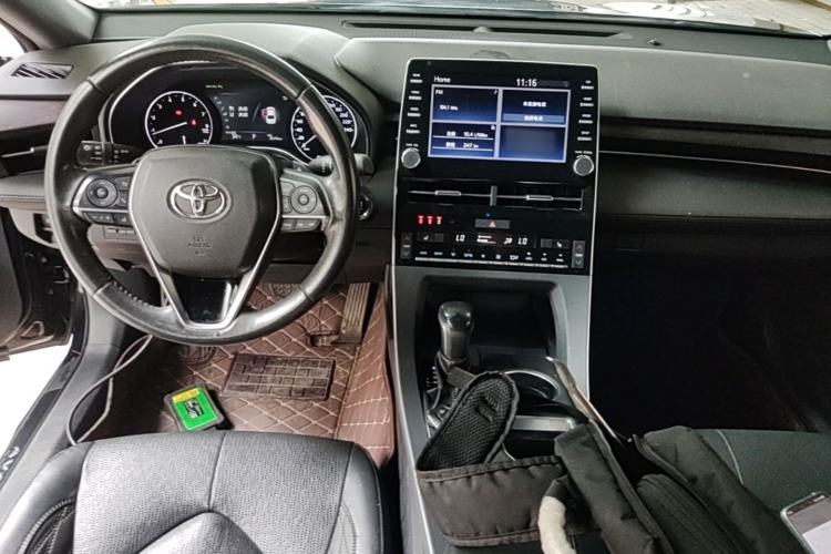 Used Toyota Avalon 2019 2.5L Touring Premium Version China VI Standard Center Console
