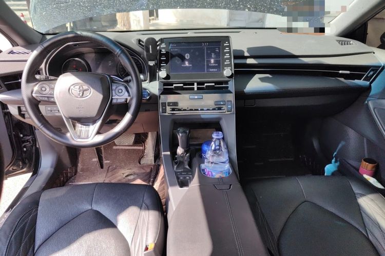 Used Toyota Avalon 2019 Dual-Engine 2.5L XLE Prestige Version China VI Standard Center Console