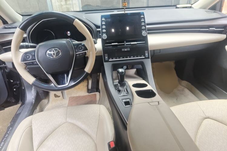 Used Toyota Avalon 2019 2.0L XLE Premium Edition China VI Center Console