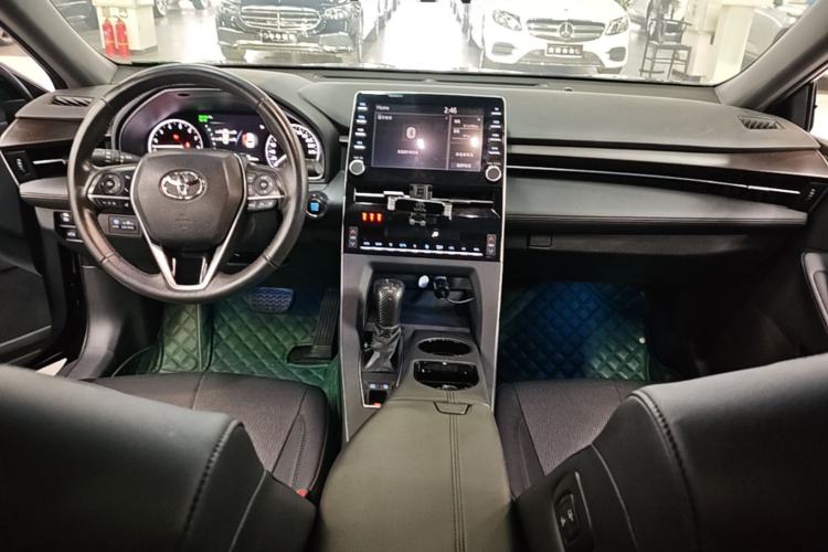 Used Toyota Avalon 2019 2.0L XLE Premium Edition China VI Center Console