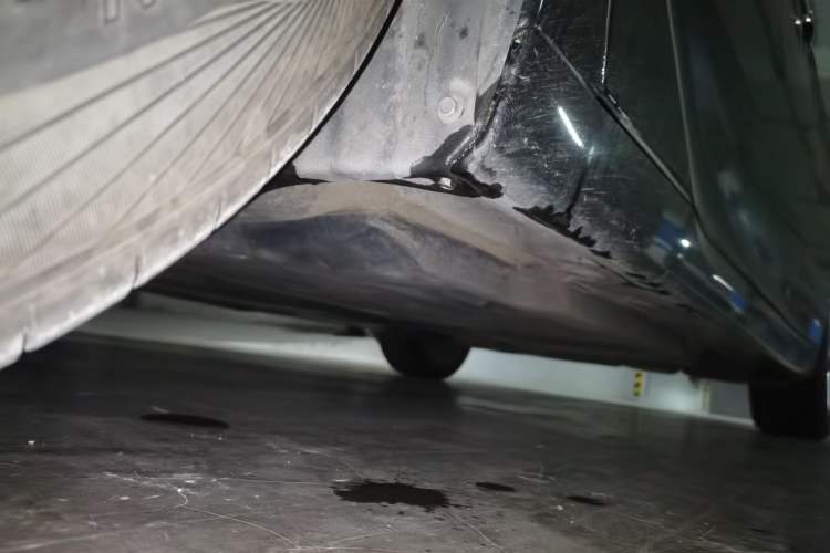Used Toyota Avalon 2019 Dual-Engine 2.5L Luxury Edition China VI Standard Chassis Front Left