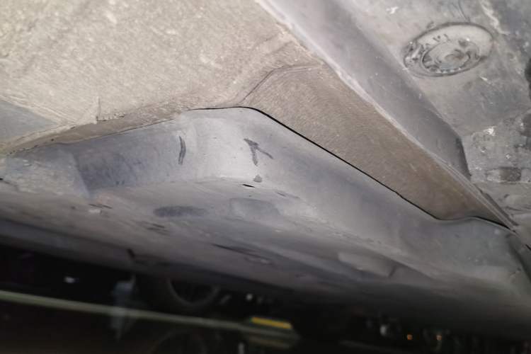 Used Toyota Avalon 2019 Dual-Engine 2.5L Luxury Edition China VI Standard Chassis Front Left