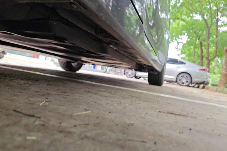 Used Toyota Avalon 2019 Dual-Engine 2.5L Luxury Edition China VI Standard Chassis Front Left