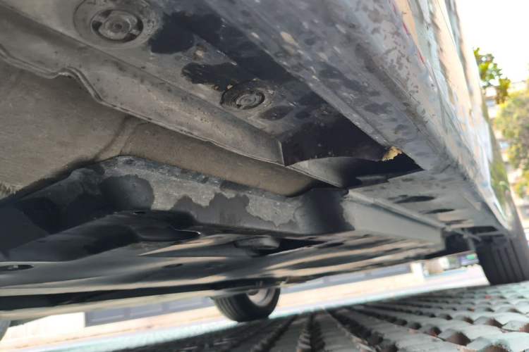 Used Toyota Avalon 2019 2.0L Luxury Edition China VI Standard Chassis Front Left