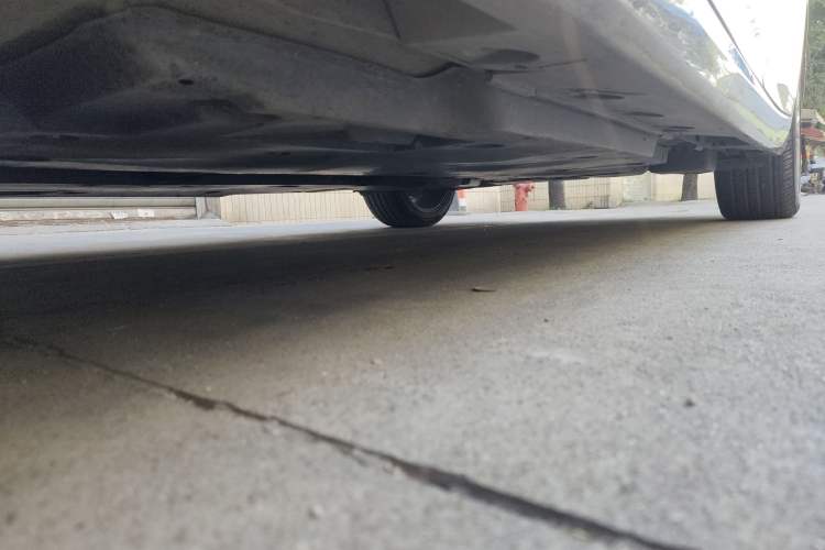 Used Toyota Avalon 2019 Dual-Engine 2.5L XLE Prestige Version China VI Standard Chassis Front Left