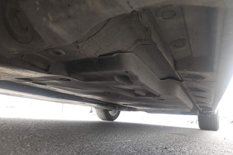 Used Toyota Avalon 2019 2.0L XLE Premium Edition China VI Chassis Front Left