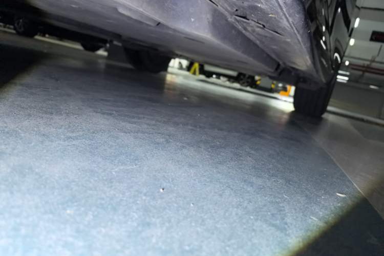 Used Toyota Avalon 2019 Dual-Engine 2.5L XLE Prestige Version China VI Standard Chassis Front Left