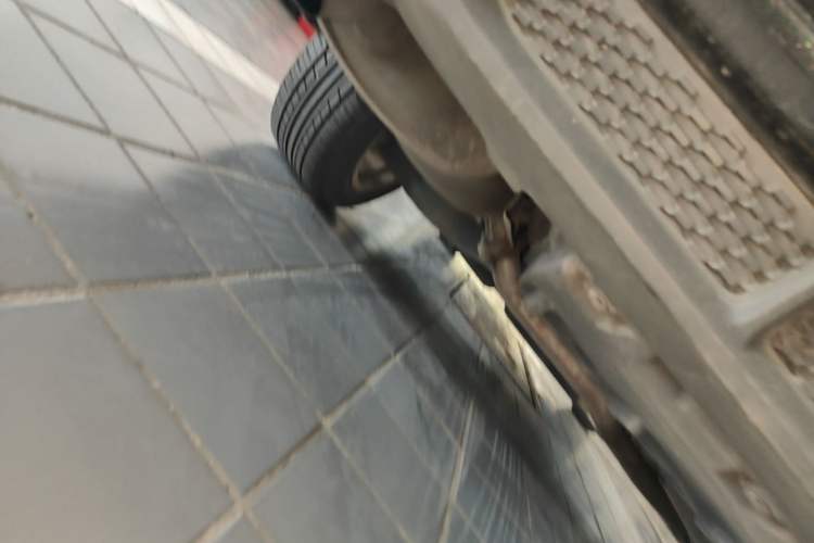 Used Toyota Avalon 2019 Dual-Engine 2.5L Luxury Edition China VI Standard Chassis Front Left