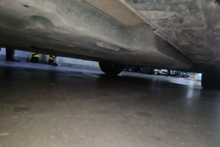 Used Toyota Avalon 2019 2.0L XLE Premium Edition China VI Chassis Front Left