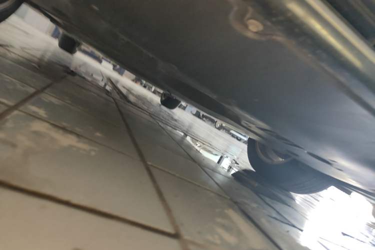 Used Toyota Avalon 2019 Dual-Engine 2.5L Luxury Edition China VI Standard Chassis Front