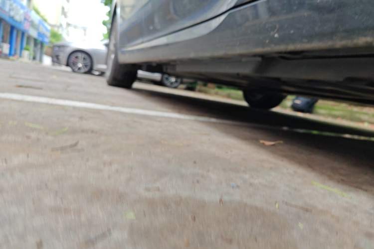 Used Toyota Avalon 2019 Dual-Engine 2.5L Luxury Edition China VI Standard Chassis Front Right