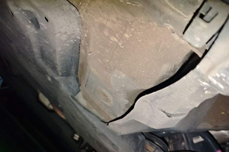 Used Toyota Avalon 2019 Dual-Engine 2.5L XLE Prestige Version China VI Standard Chassis Front Right