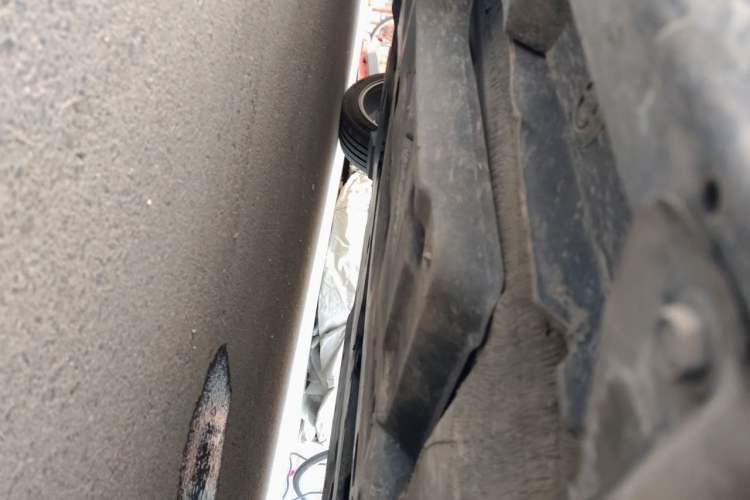 Used Toyota Avalon 2019 Dual-Engine 2.5L XLE Prestige Version China VI Standard Chassis Front Right