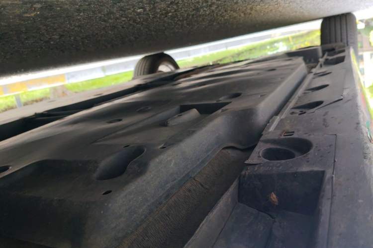 Used Toyota Avalon 2019 2.0L Luxury Edition China VI Standard Chassis Front Right