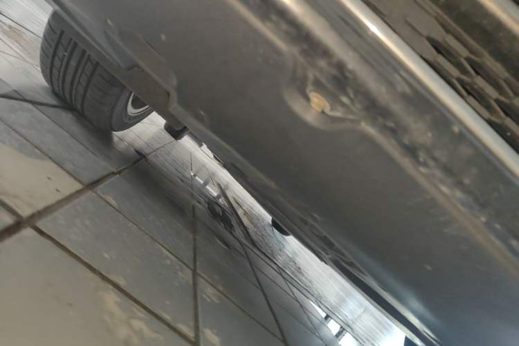Used Toyota Avalon 2019 Dual-Engine 2.5L Luxury Edition China VI Standard Chassis Front Right