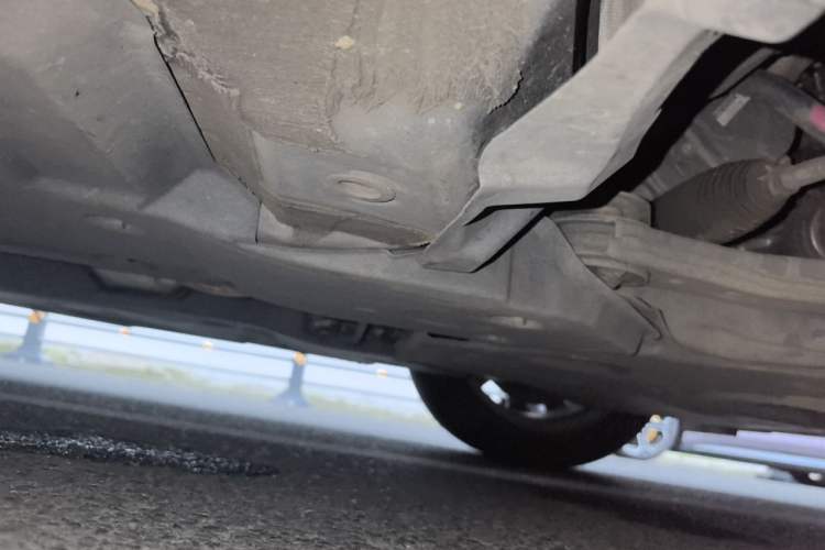 Used Toyota Avalon 2019 Dual-Engine 2.5L Luxury Edition China VI Standard Chassis Front Right
